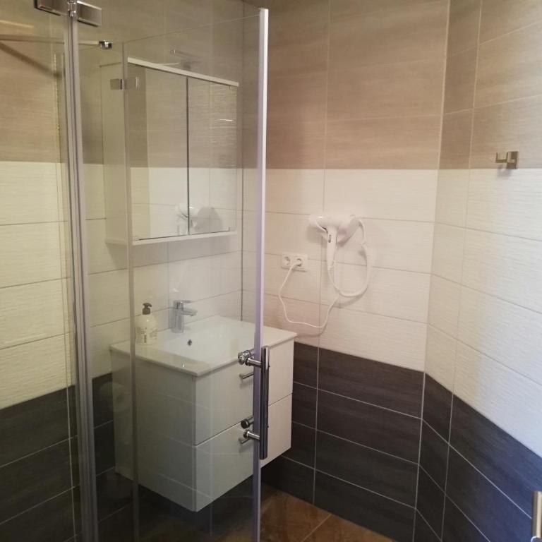Haus Alexis - Deluxe Doppelzimmer mit Dusche - 1