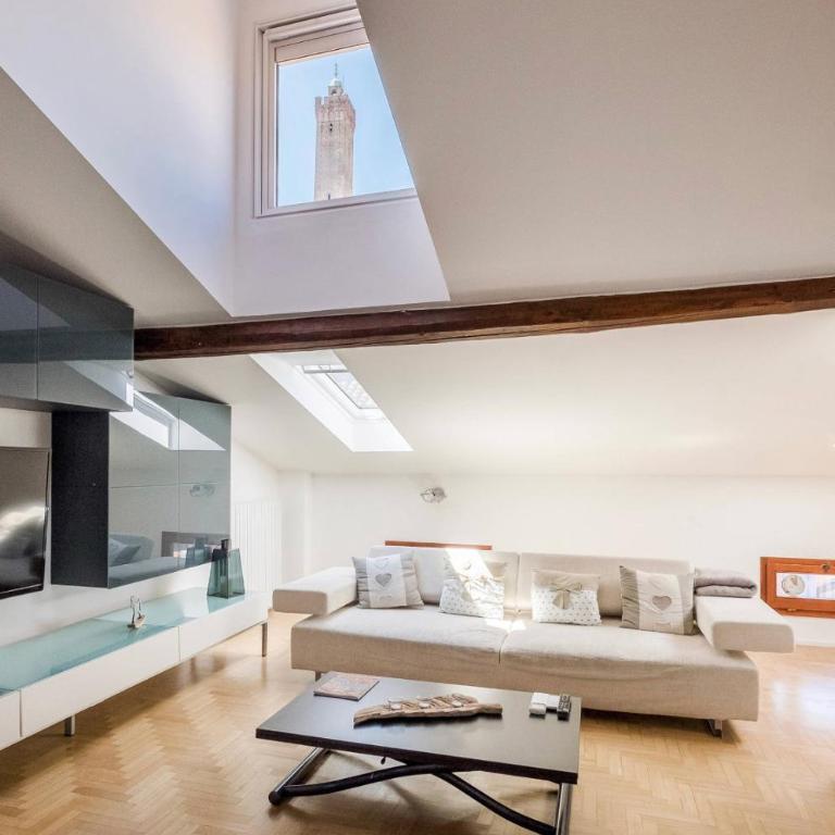 Appartamento con Altana Panoramica a 2 min dalle Due Torri - Appartamento con 2 Camere da Letto - 3