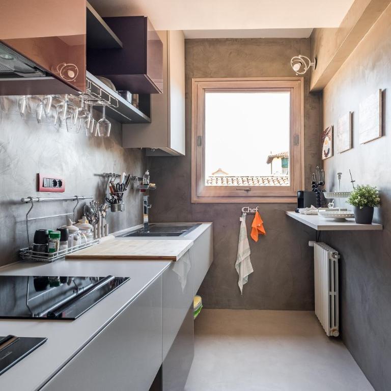 Appartamento con Altana Panoramica a 2 min dalle Due Torri - Appartamento con 2 Camere da Letto - 12