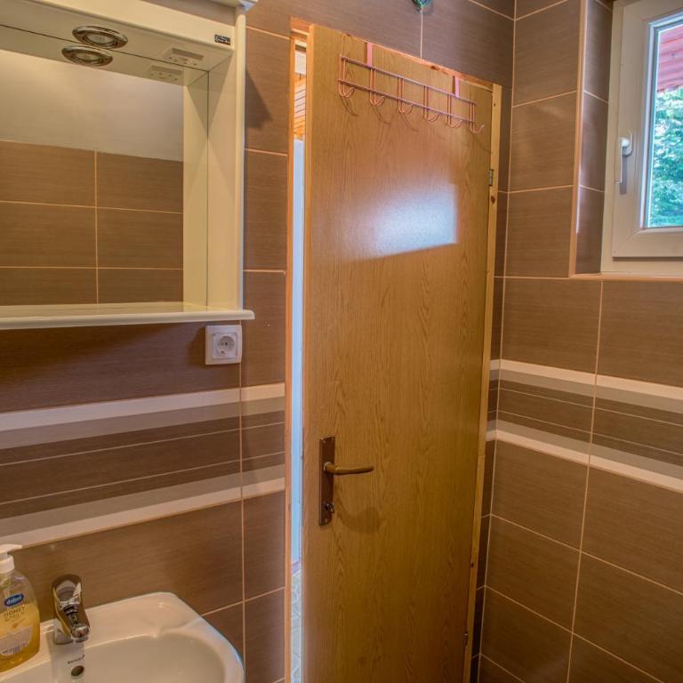 Vuković Accommodation - Three-Bedroom House - 13