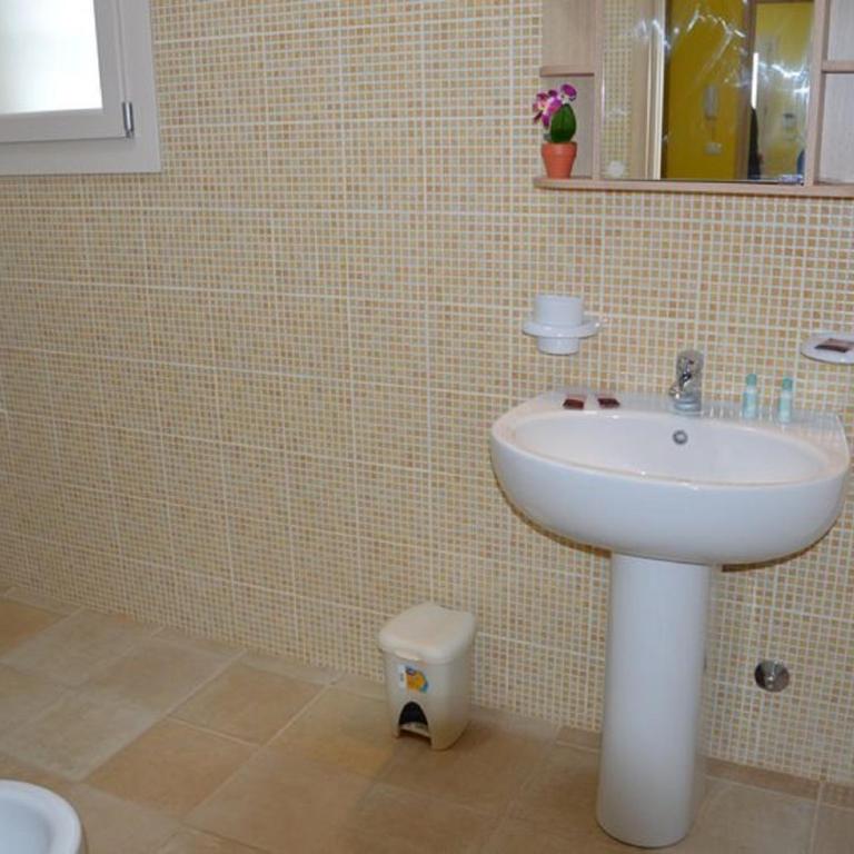 BILOCALE GRAZIOSO - Appartamento con 1 Camera da Letto - 7