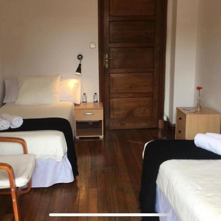 CampusSur - Habitación Estándar con baño compartido - 2 camas - 2