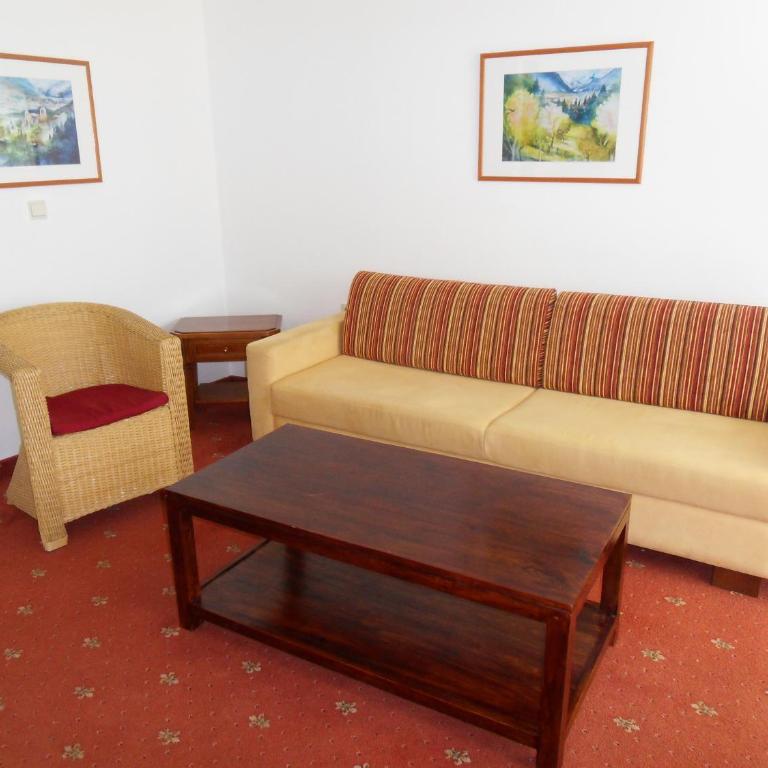 Sportpension Thayer - Vierbettzimmer mit Balkon - 5