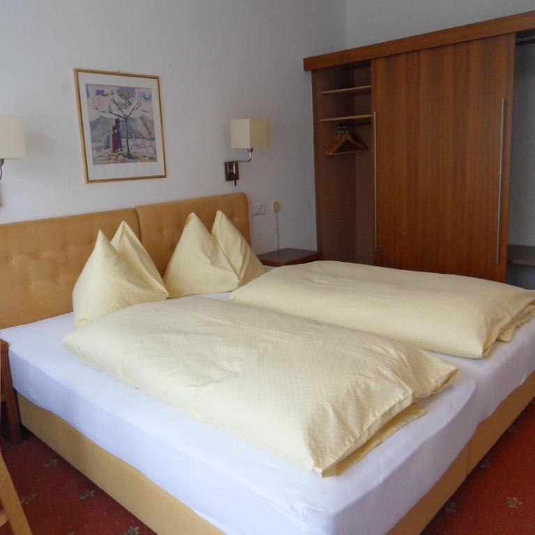 Sportpension Thayer - Doppelzimmer mit Balkon - 2
