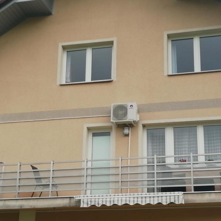 River Bank Apartments & Castle view - Three-Bedroom Apartment - 4
