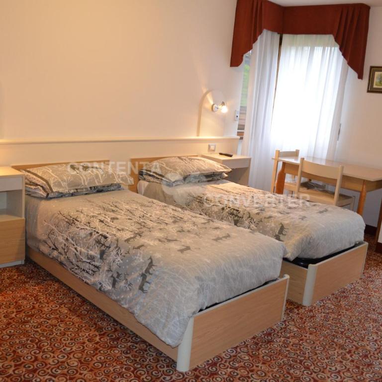 Hotel Europa - Camera Familiare con Balcone - 1