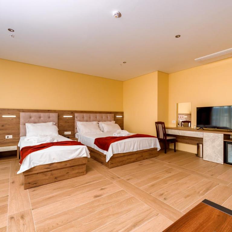 HOTEL FRANCA ULCINJ - Apartment with Balcony - 4