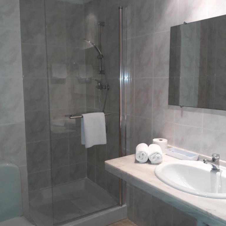 Hotel Avenida - Habitación Doble Básica - 2 camas - 1