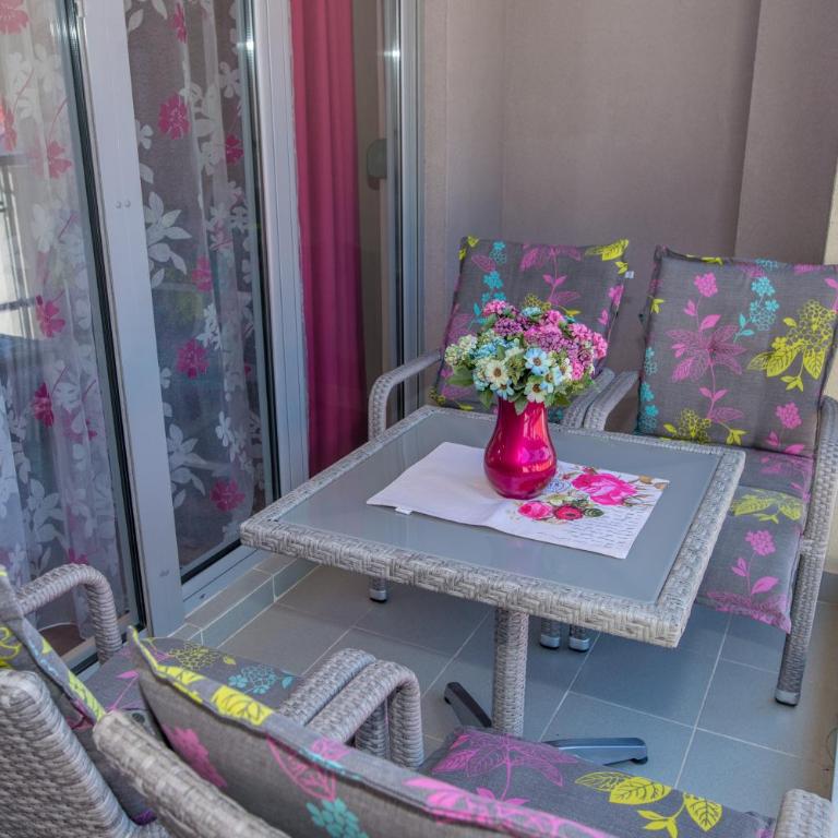 Near the sea apartment - One-Bedroom Apartment - 23