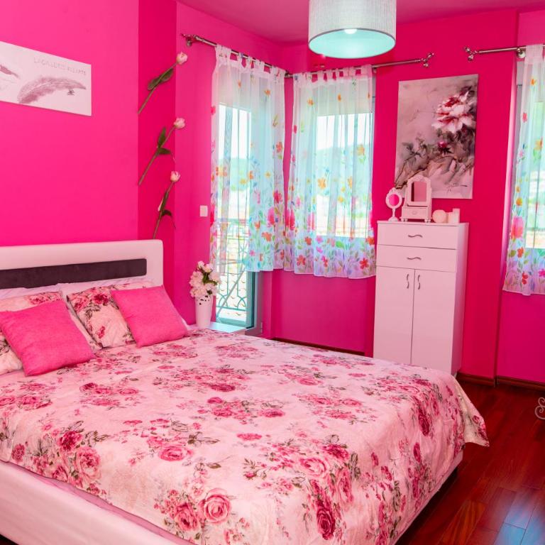 Near the sea apartment - One-Bedroom Apartment - 13