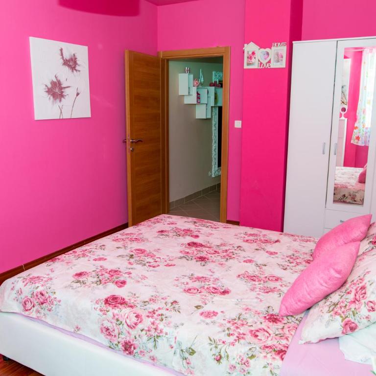 Near the sea apartment - One-Bedroom Apartment - 14