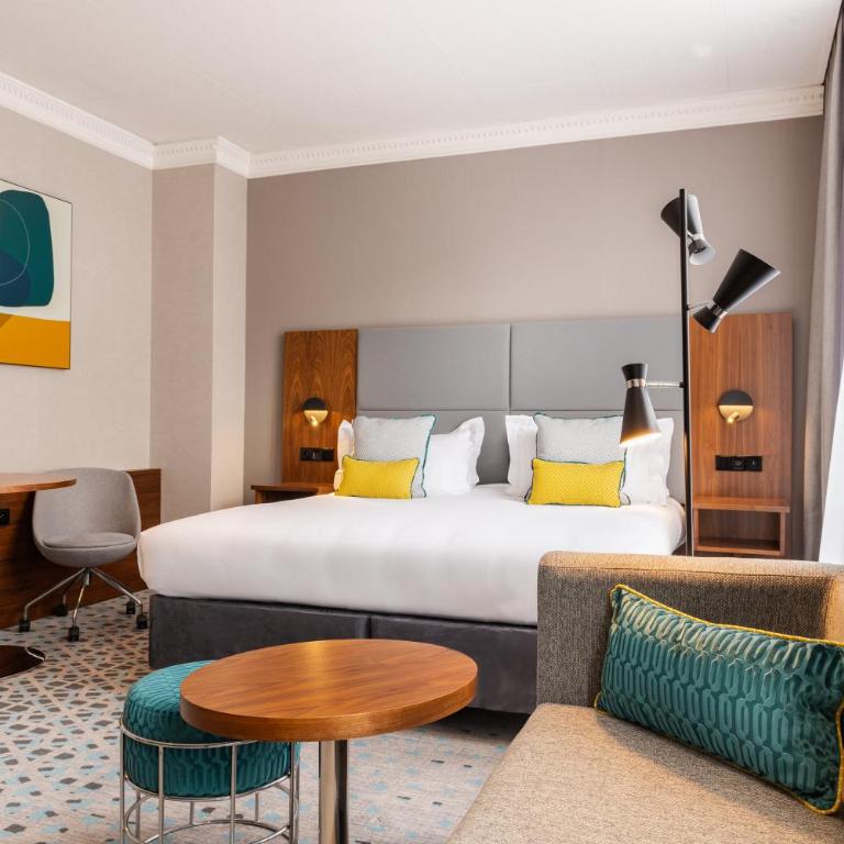 Crowne Plaza Paris - Republique by IHG - Chambre Premium Lit King-Size - Vue sur Cour - 2