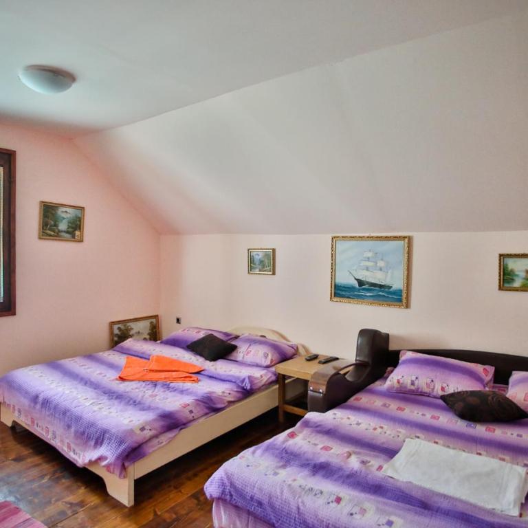 Razvršje Co - Studio - 2