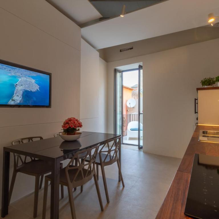 La Palazzata - Two-Bedroom House - 13