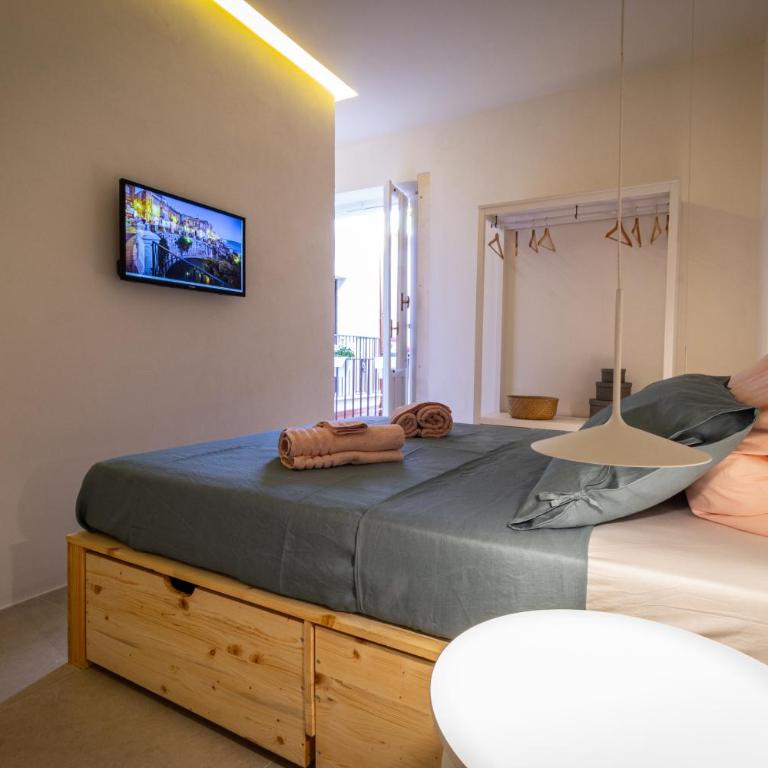 La Palazzata - Two-Bedroom House - 24
