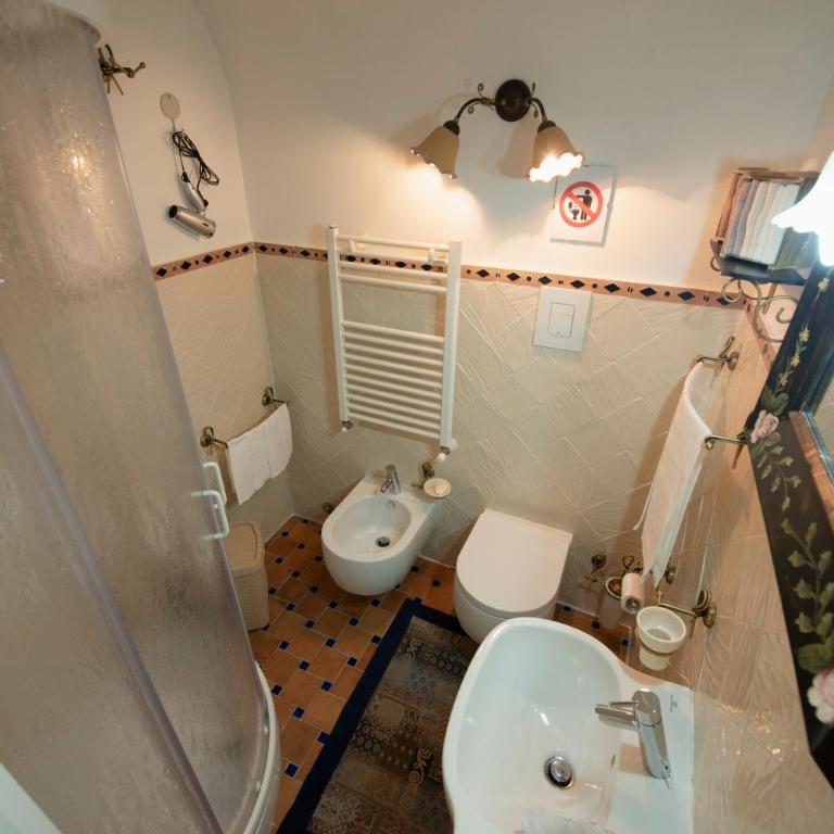 La Casa degli Angeli - Camera Matrimoniale con Balcone - 10