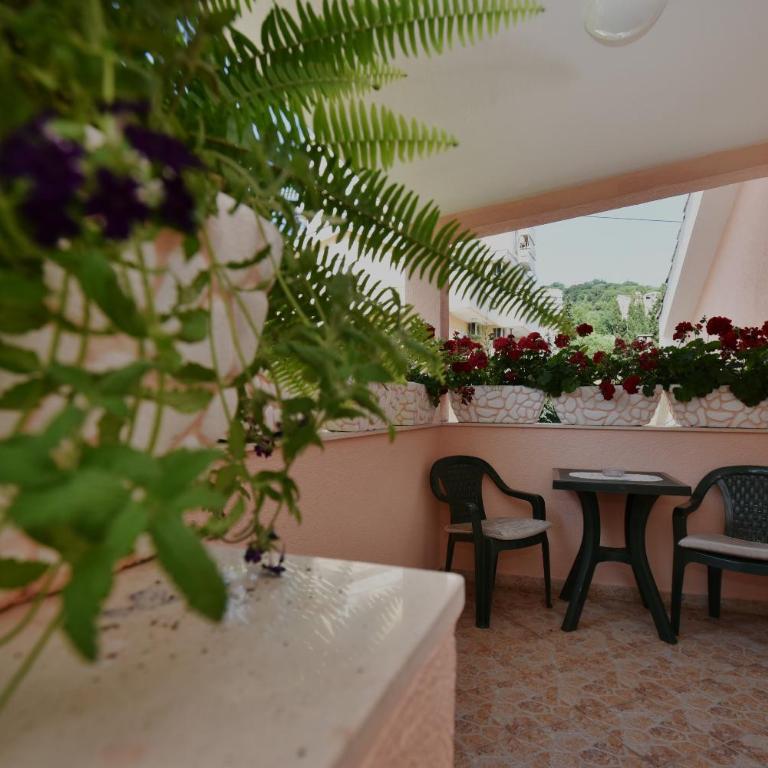 Apartments Marko - Three-Bedroom Apartment with Balcony - 6