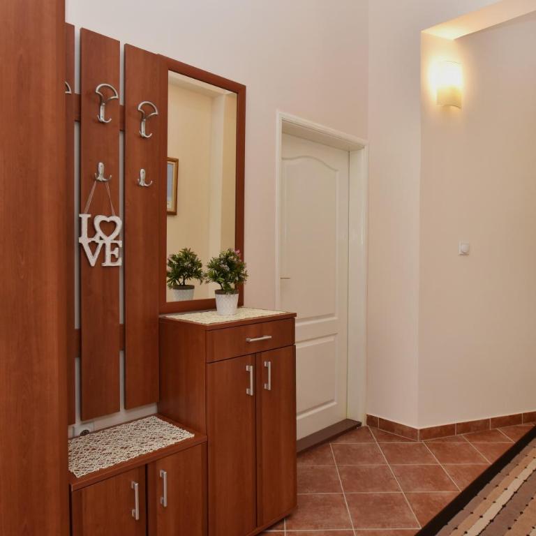 Apartments Marko - Three-Bedroom Apartment with Balcony - 2