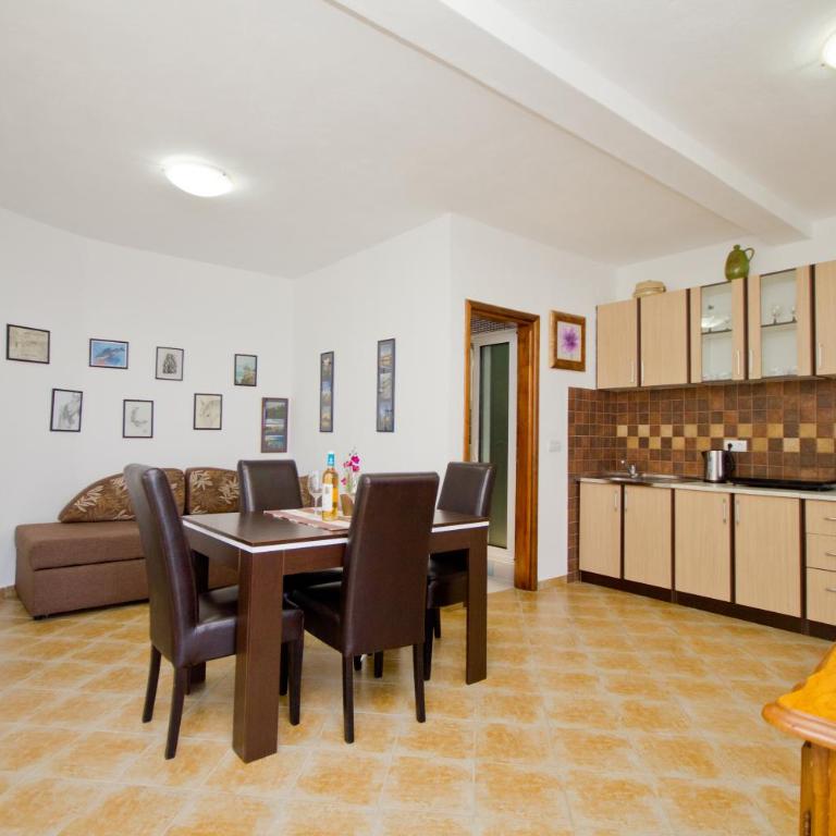 Apartments Dora - One-Bedroom Apartment with Sea View (4 Adults) - 1