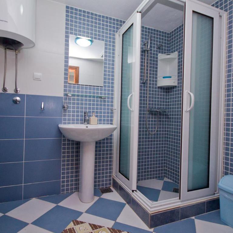Apartments Dora - One-Bedroom Apartment with Sea View (4 Adults) - 6