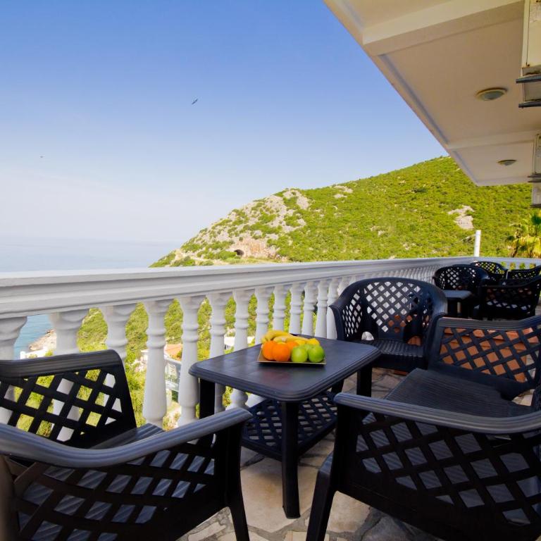 Apartments Dora - One-Bedroom Apartment with Sea View (3 Adults) - 2