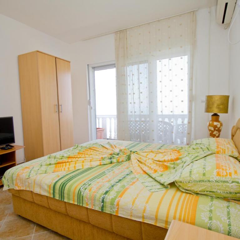 Apartments Dora - One-Bedroom Apartment with Sea View (3 Adults) - 3