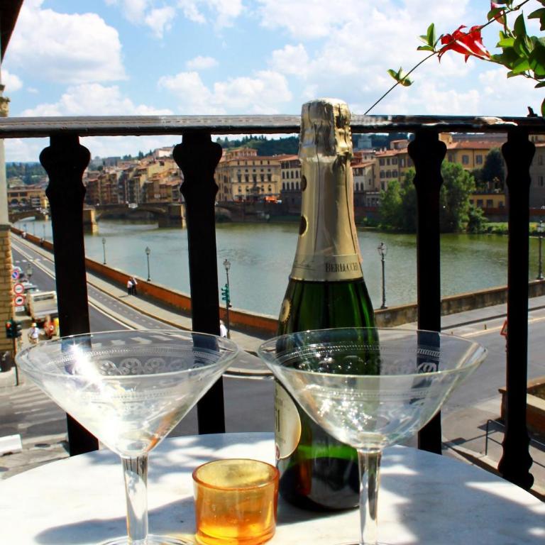 Residenza Vespucci - Camera Luxury Matrimoniale/Doppia con Letti Singoli con Balcone e Vista Fiume - 19