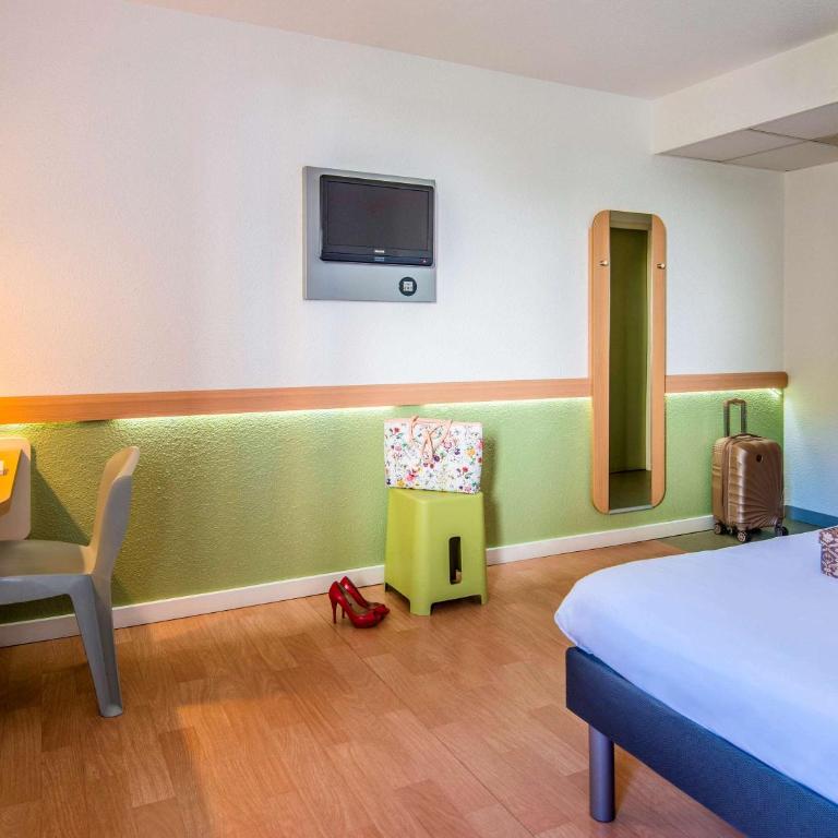 ibis budget Cannes Mougins - Chambre Standard avec 1 Lit Double et 1 Lit Simple - 8
