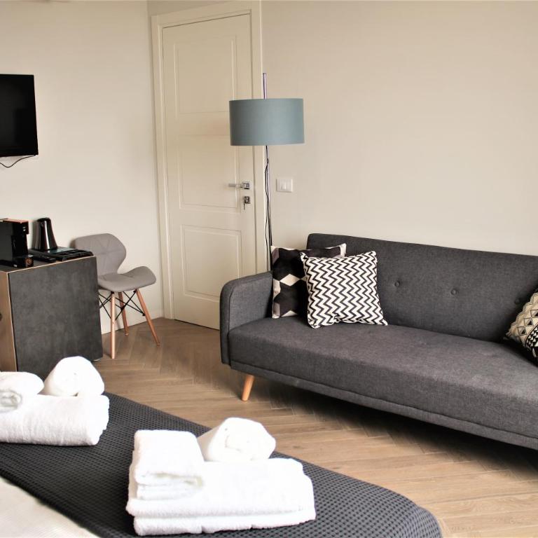 TOREMARE SUITE MARZAMEMI - Double Room with Balcony (2 Adults + 1 Child) - 5