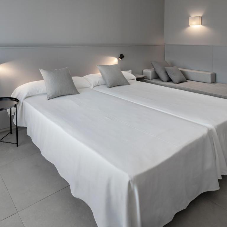 GHT Sa Riera - Habitación Doble Superior con terraza - 1 o 2 camas - 8
