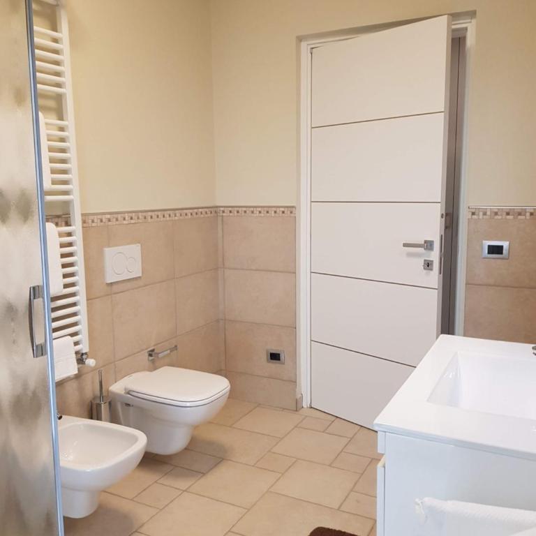 A&G Apartment Aosta - Elegante Casa 100 mq su due piani con Wi-Fi-giardino-parcheggio - Casa con 2 Camere da Letto - 19