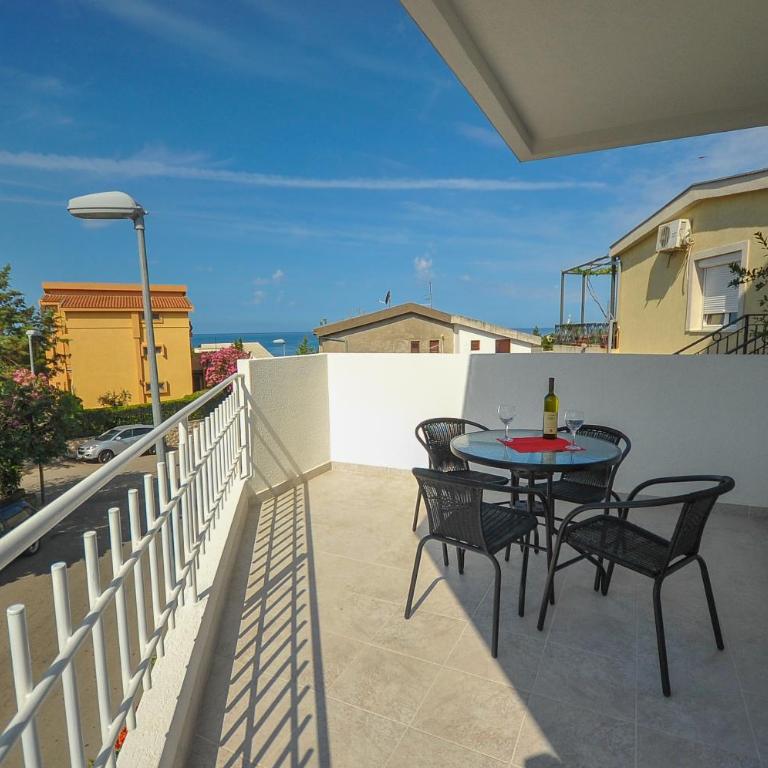 Apartmani Vitic - Apartment with Sea View - 5