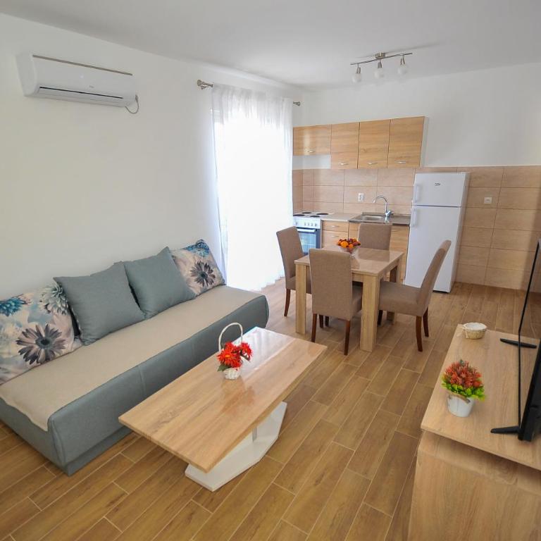 Apartmani Vitic - Apartment with Sea View - 1
