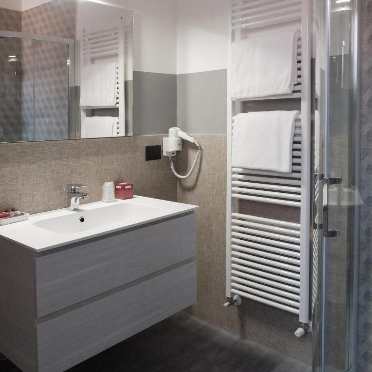 Hotel Carlton - Suite Familiare - Edificio Separato - 7