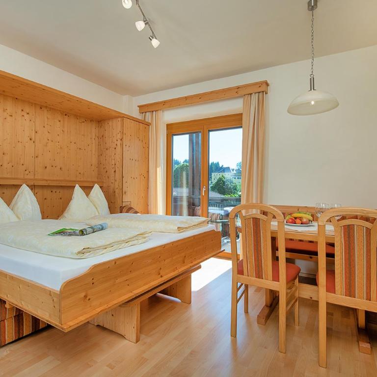Hubertushof - Apartment mit 1 Schlafzimmer und Balkon - 1