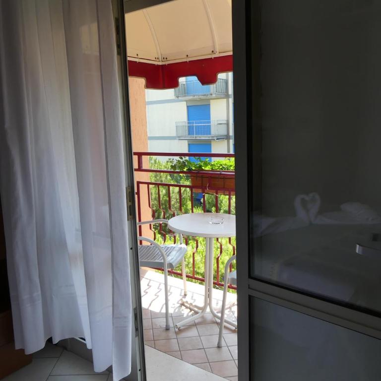 Hotel Madison - Camera Matrimoniale/Doppia con Letti Singoli con Balcone - 5