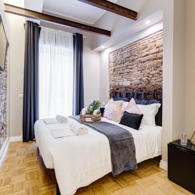 Tankara Suite - Camera Matrimoniale con Balcone (3 Adulti) - 2