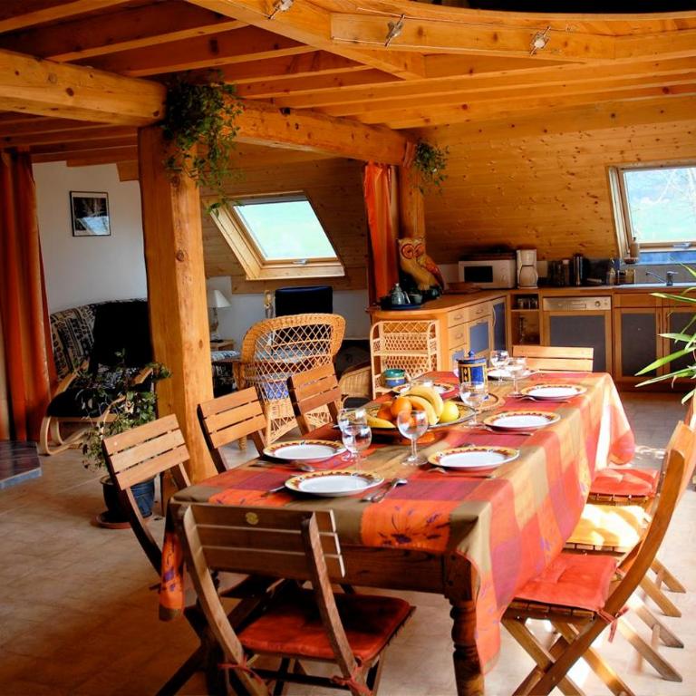 Gîte Les Eymes - Appartement avec Vue sur la Montagne - 1