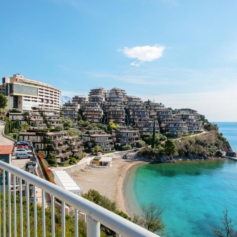 2montenegro HARMONIA APARTMENTS Becici - Apartment with Sea View - 6