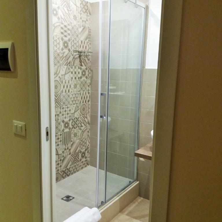 B&B Oriental Palace - Standard King Room - 1