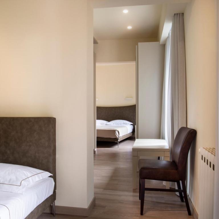 Hotel Grifone Firenze - Meetings & Spa - Camera Tripla Classic - Dependance - 4
