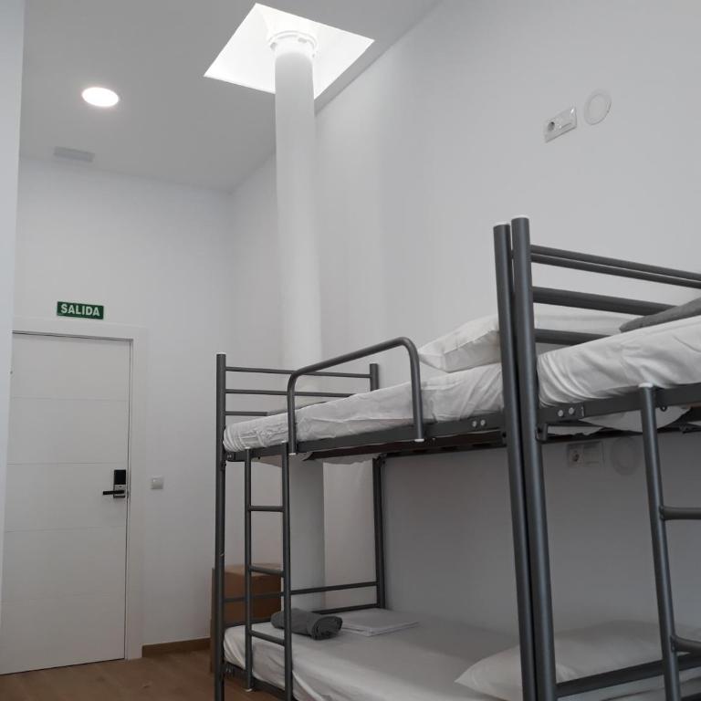 Hub Hostel Seville - Cama en habitación compartida mixta de 8 camas - 2
