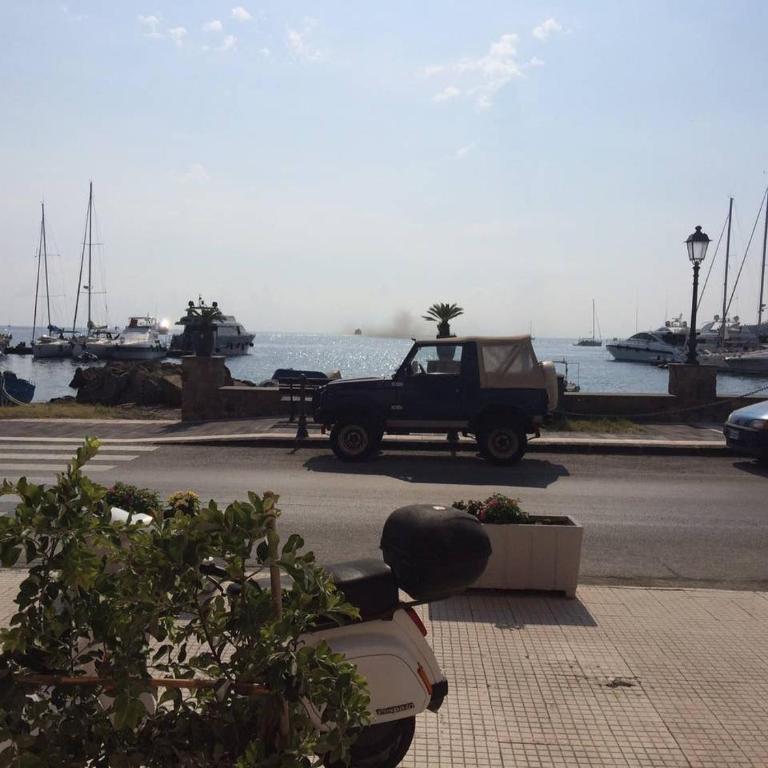 Lipari by the Port (B) - Holiday Housing - Appartamento con Vista Mare - 15