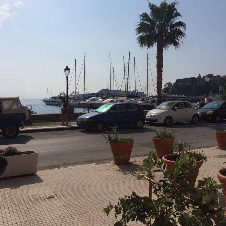 Lipari by the Port (B) - Holiday Housing - Appartamento con Vista Mare - 21
