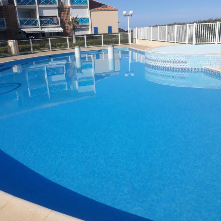 Appartement T3 refait à neuf face à la mer - Appartement - 9