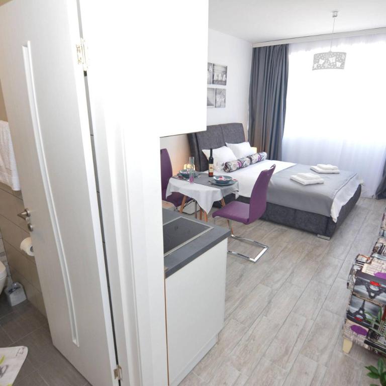 Small Oasis Apartment - Studio Apartment - 6