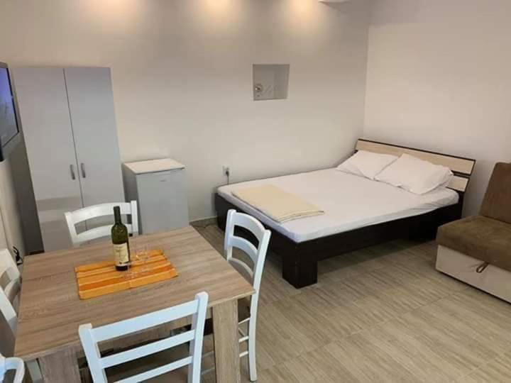 Apartments Dabovic - Studio Apartment - 14