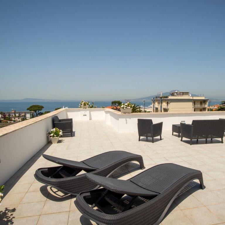 3 Suites View - Camera Tripla Deluxe con Vista Mare - 17