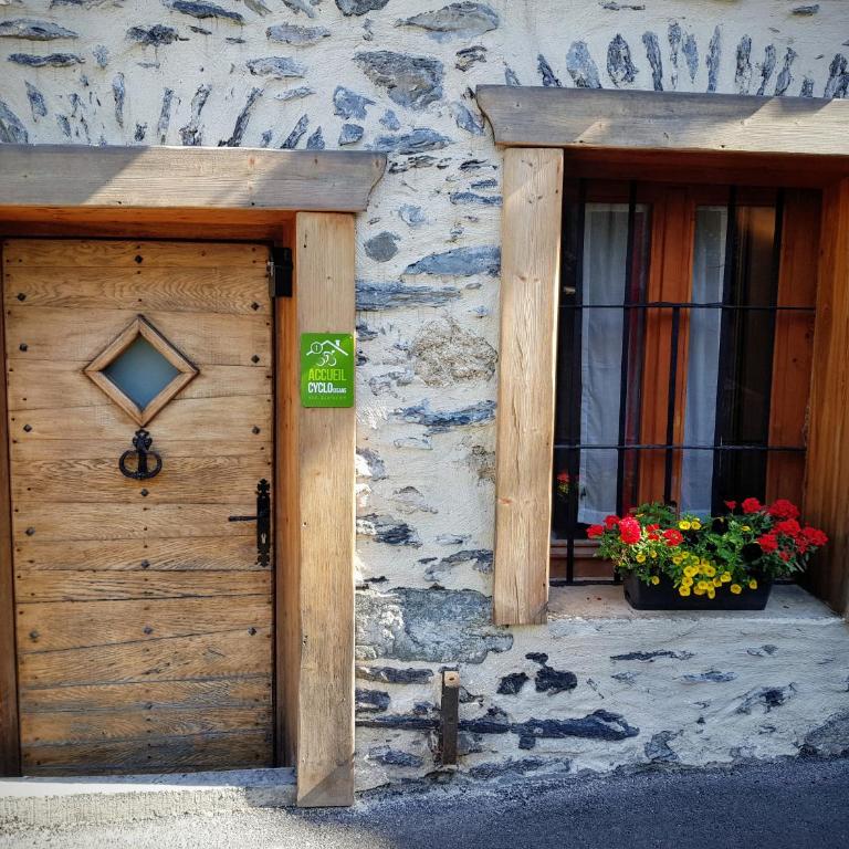 Le Cosy Lodge Départs Vélo Ski Alpe d'Huez 2 Alpes La Grave Détente Jacuzzi Piscine Sauna Bar Billard - Chalet - 44