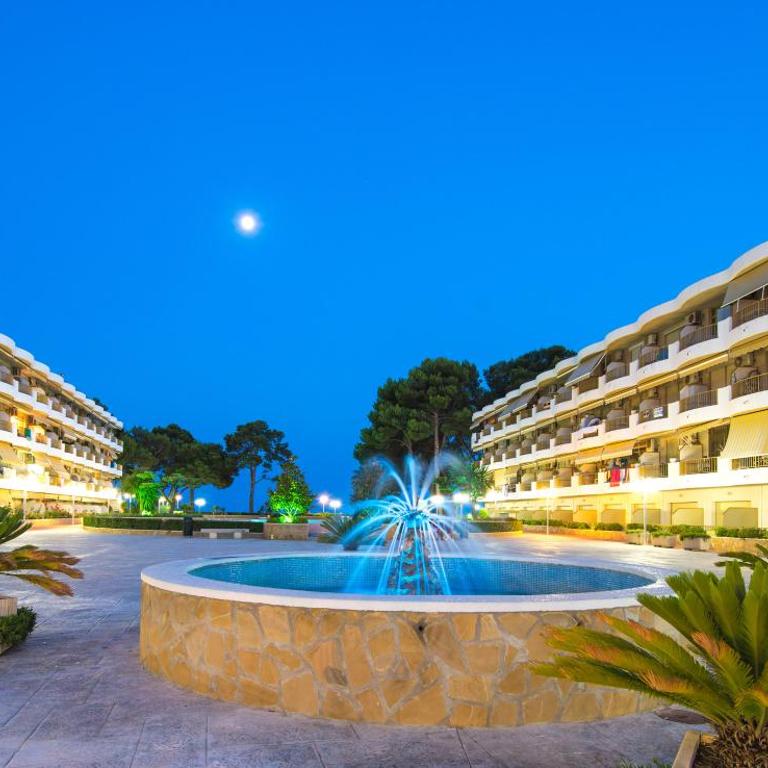 Ona Internacional Apartments - Studio with Balcony - 11